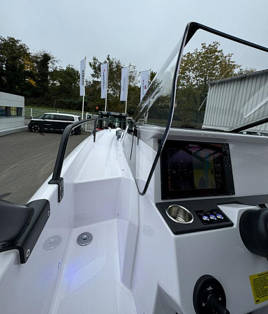 Катер Axopar 25 Cross-Top
